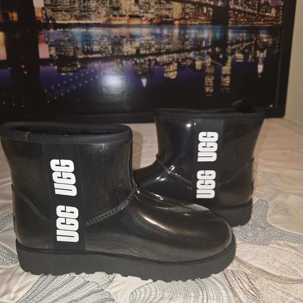 UGG Shiny Black Water Shoes